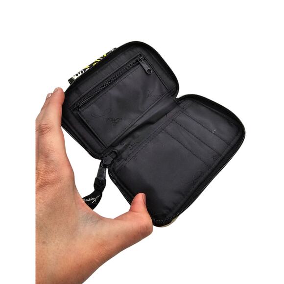 Vera Bradley Wristlet with ID window. GUC Has ID/Card section and Second zipper - Picture 4 of 4